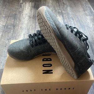 Nobull womens 7.5 black heather gym trainers